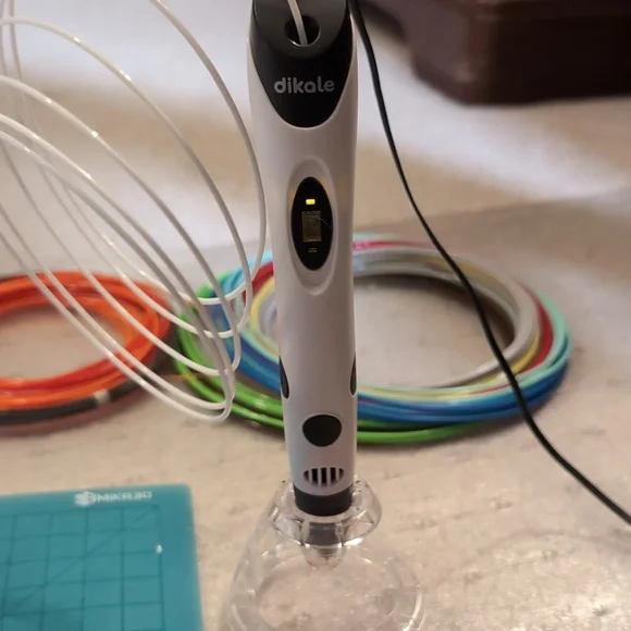 Dikale 3D Pen and Filament - Picture 7 of 10